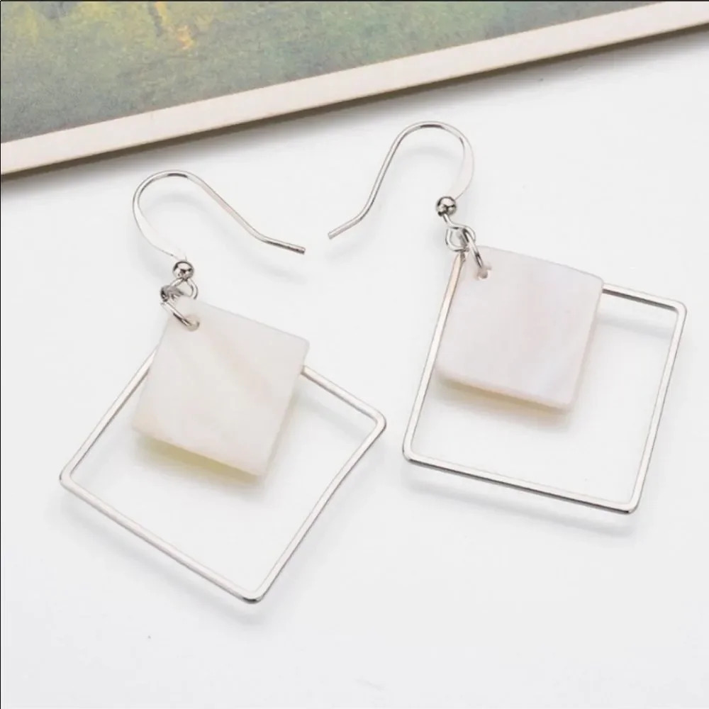 Natural Shell Dangling Earrings - Picture 2 of 2